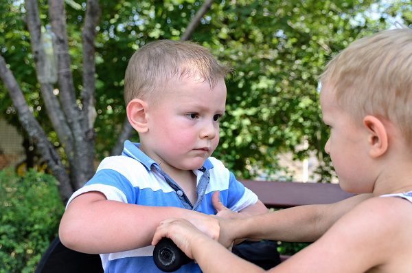 How to help your child to share