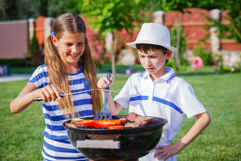 A sausage sizzle is a great way for kids to raise money for Australian bush fire victims
