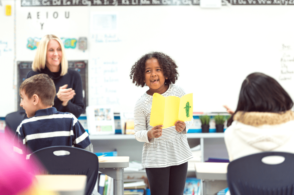 Speech therapists say that children can learn to be more confident public speakers